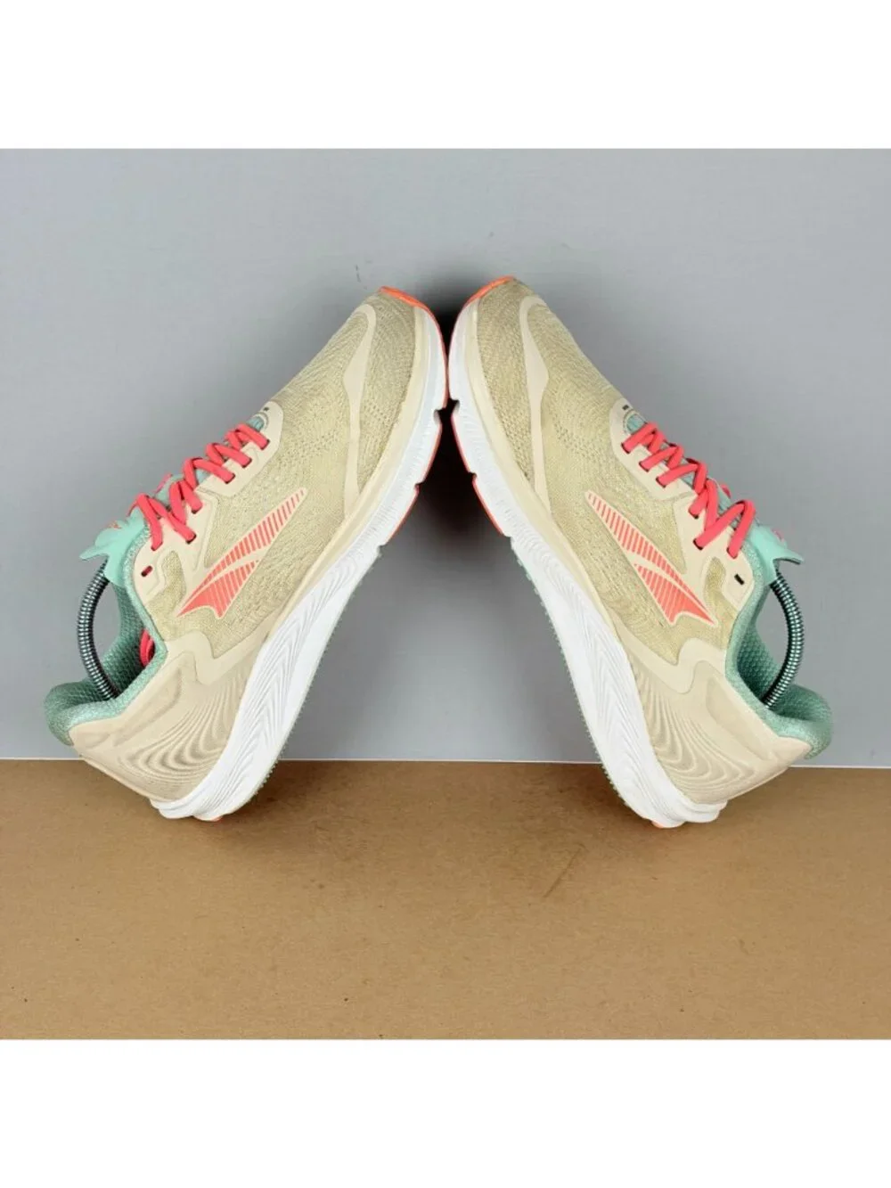 Altra Torin 5 Athletic Running Shoes Womens 9 Beige Coral Green Low Top Lace Up